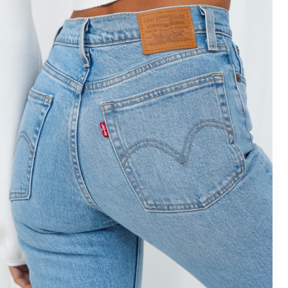 Levi's WEDGIE Premium High Rise Straight Jeans - Picture 2 of 5